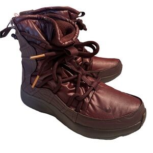 Nike Tanjun high rise soft bootie burgundy size 71/2